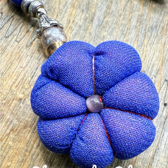 Cerulean flower bag charms with blue cats eye - Picture 3 of 3